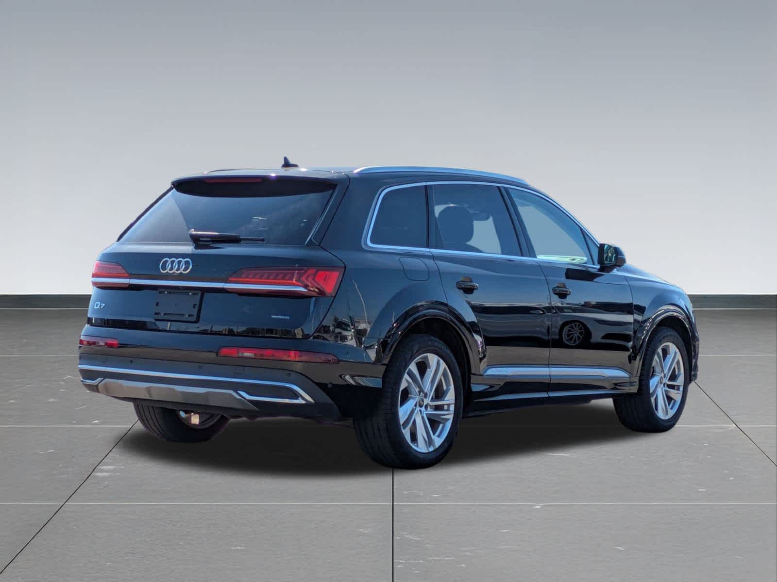 Thumbnail: 2023 Audi Q7 - 6