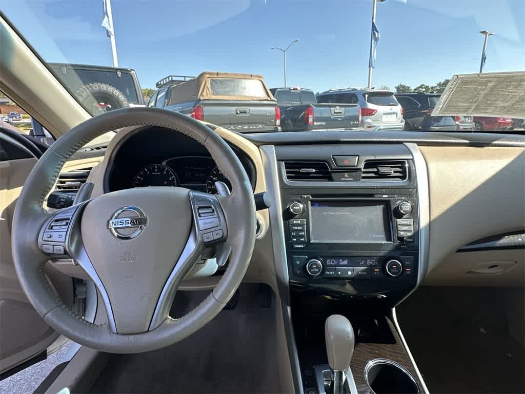 Thumbnail: 2013 Nissan Altima - 19
