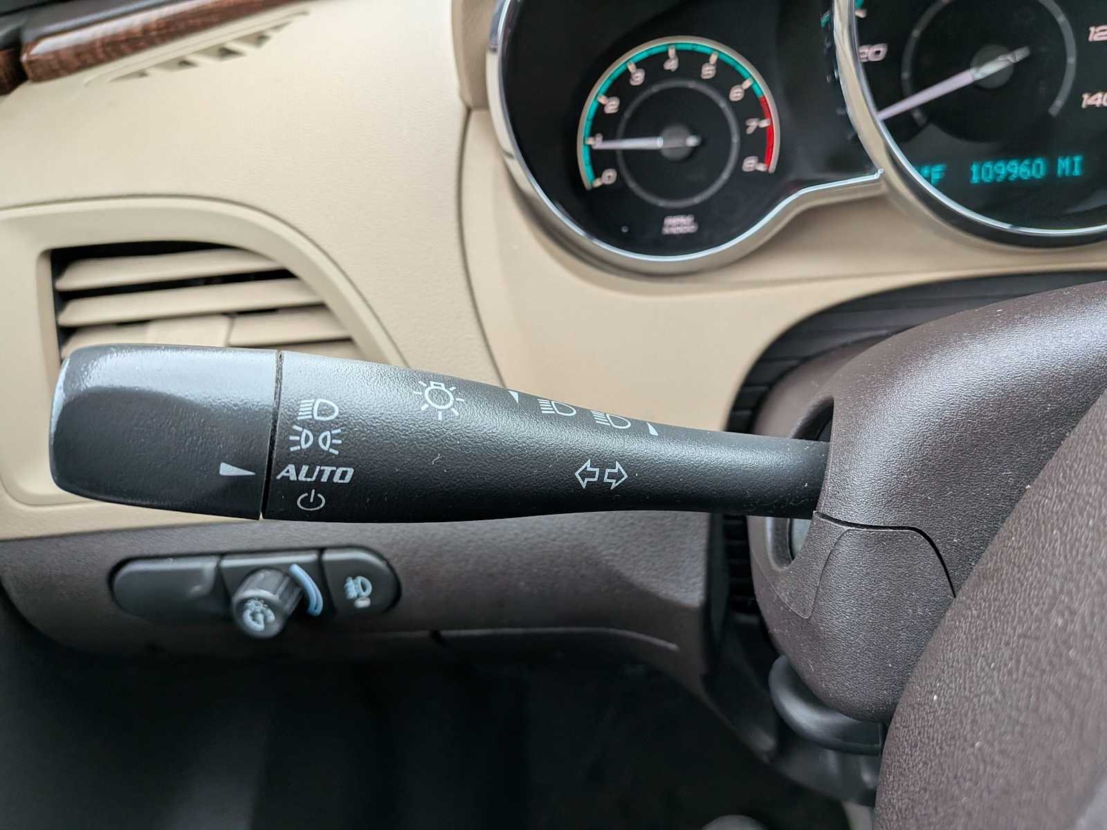 Thumbnail: 2012 Chevrolet Malibu - 27