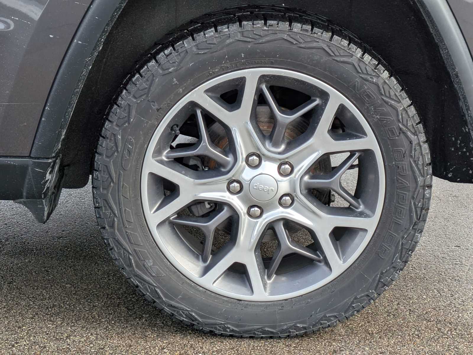 Thumbnail: 2020 Jeep Grand Cherokee - 12