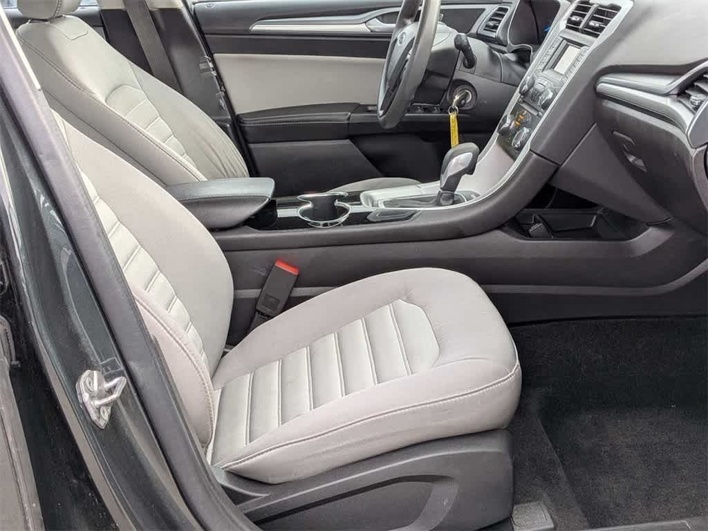 Thumbnail: 2015 Ford Fusion - 20