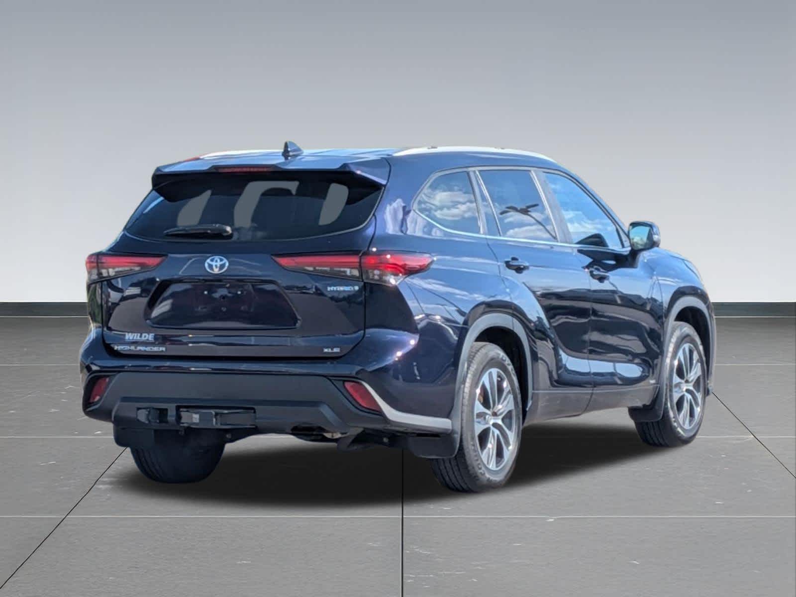 Thumbnail: 2023 Toyota Highlander - 5