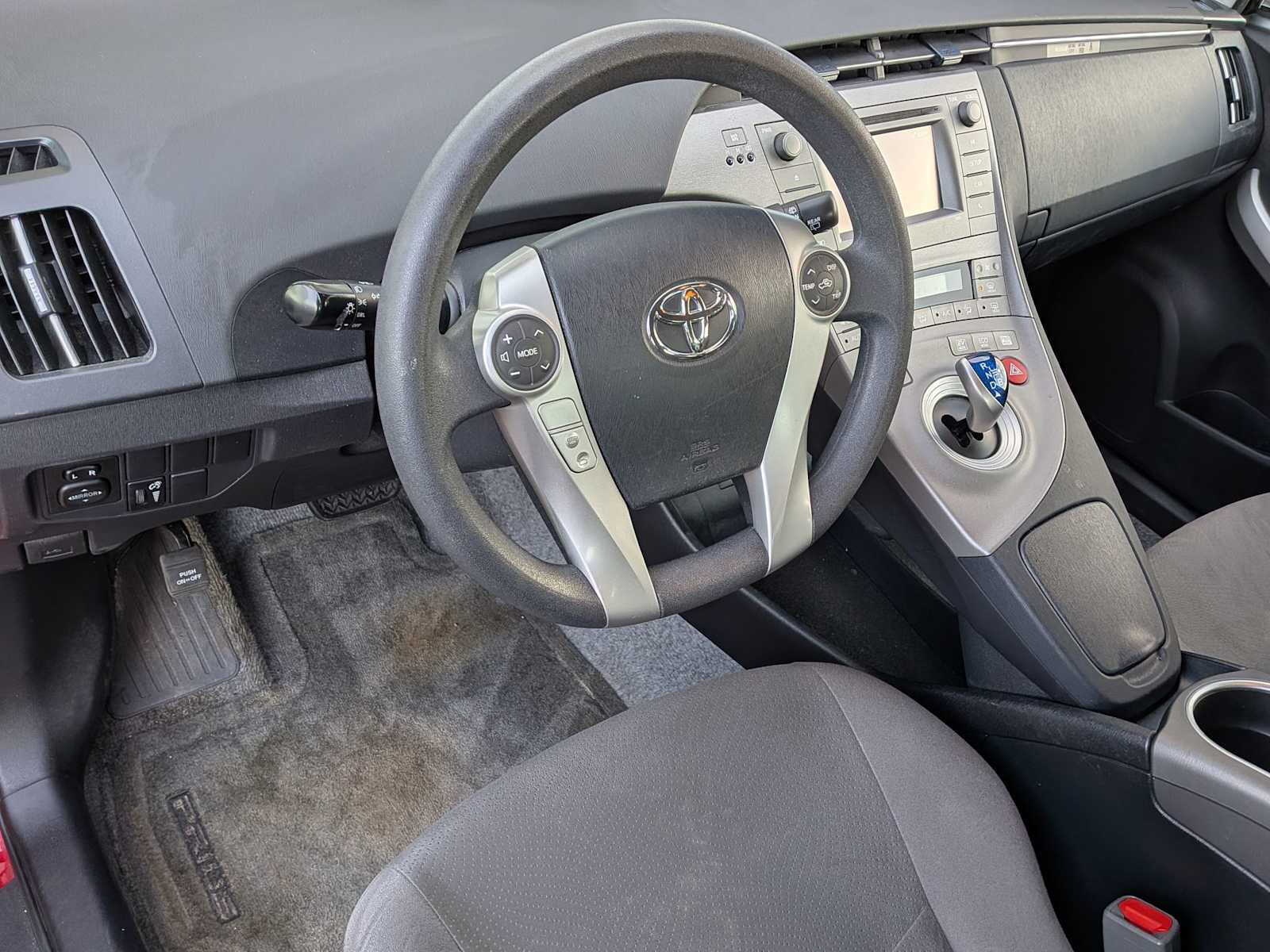 2015 Toyota Prius Four photo 2