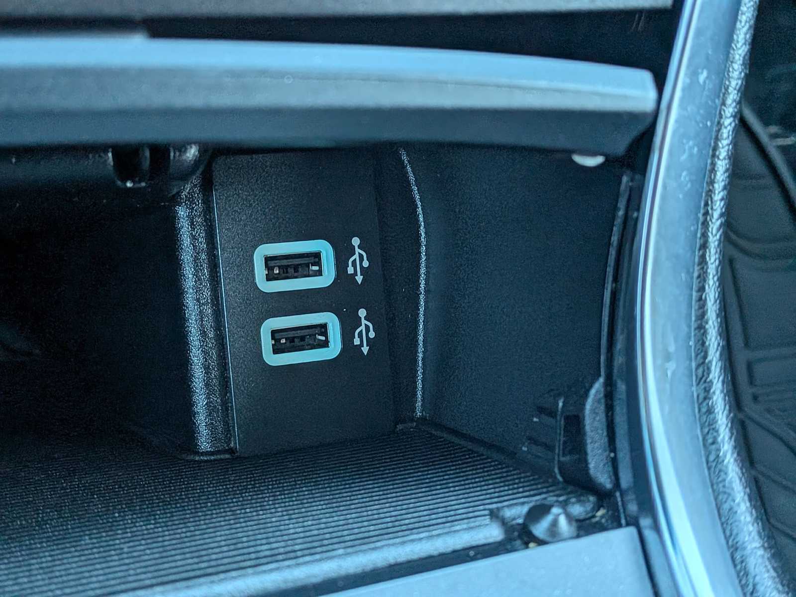 Thumbnail: 2016 Ford Edge - 31