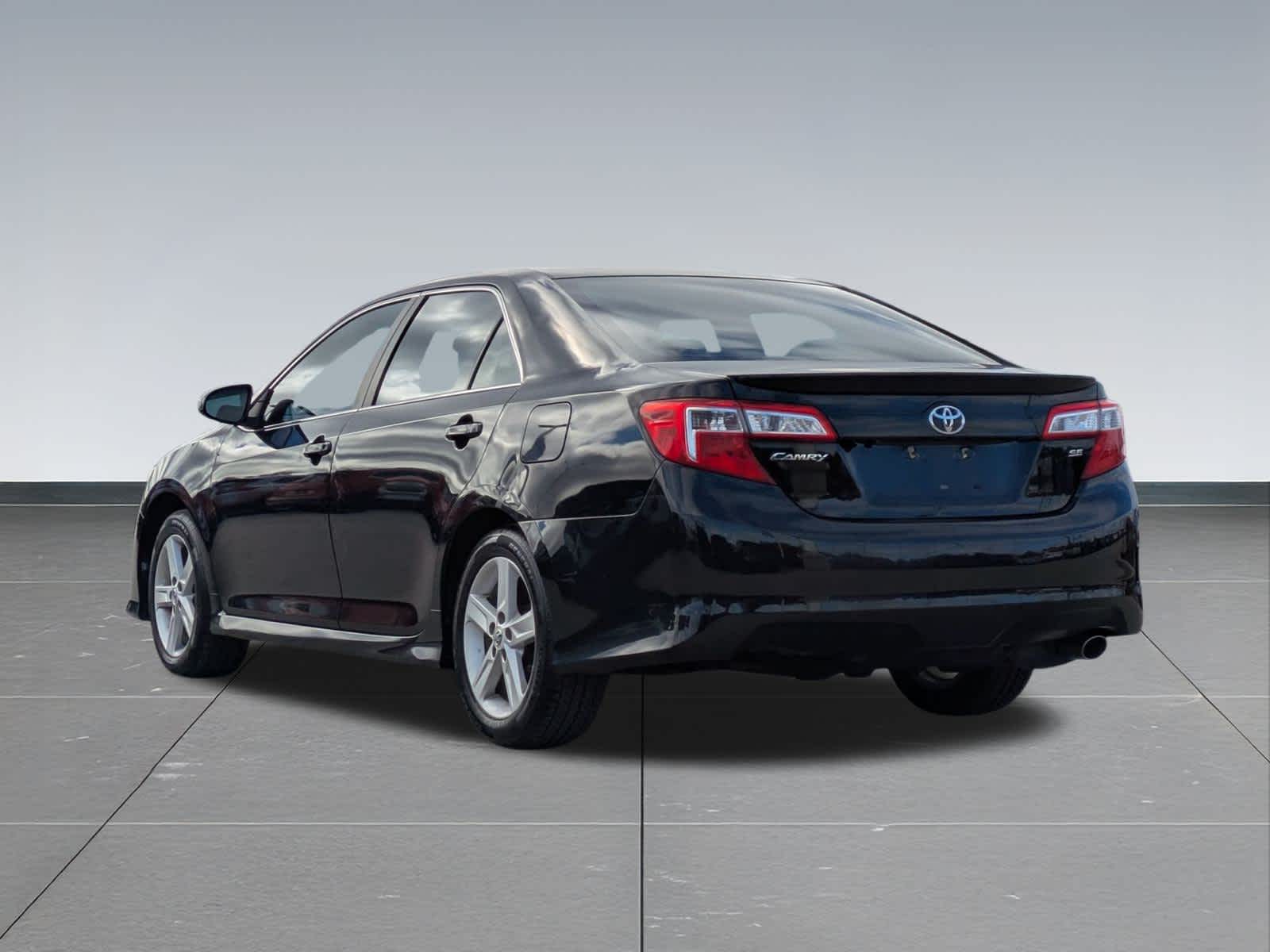 Thumbnail: 2014 Toyota Camry - 4