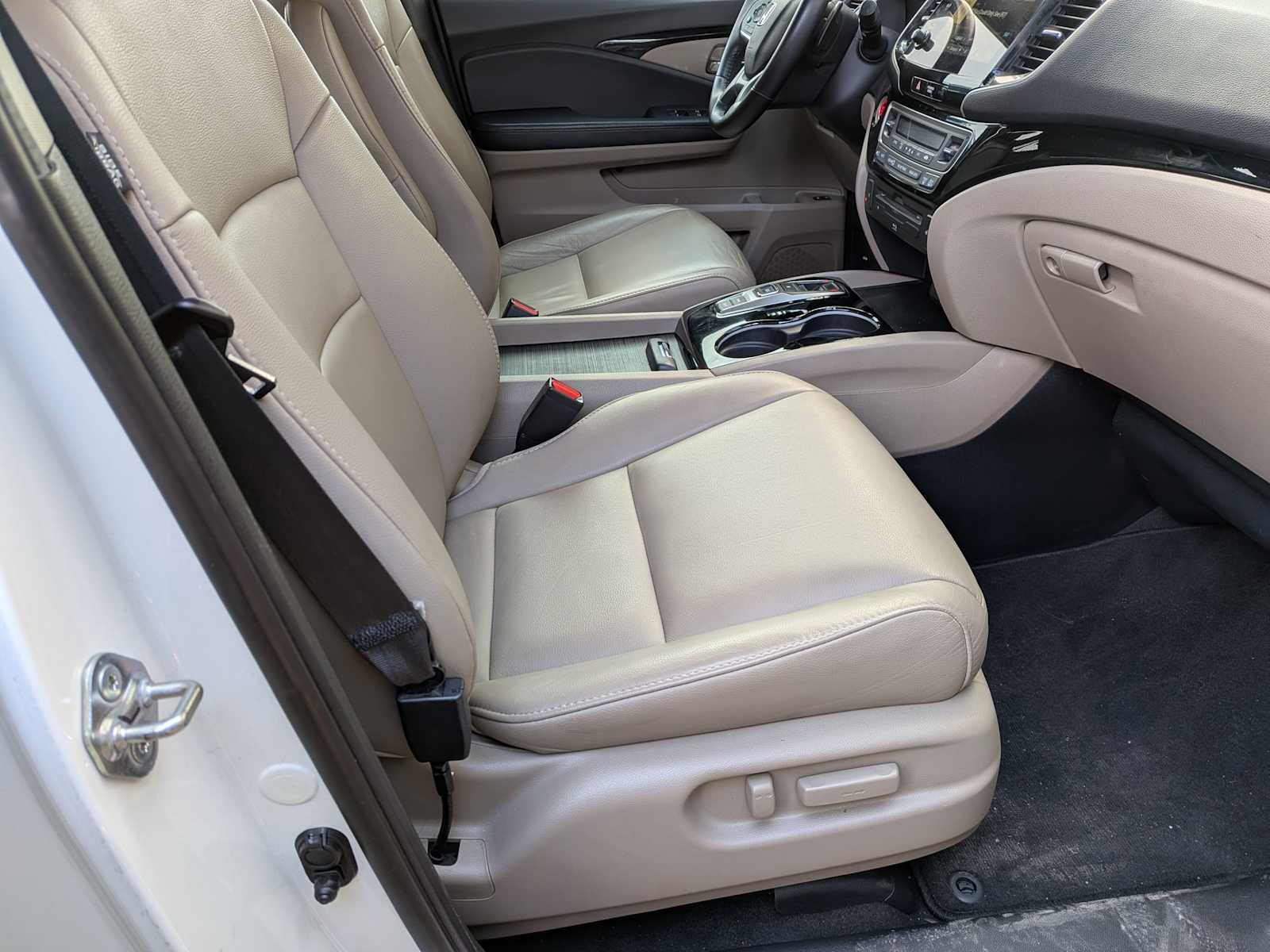 Thumbnail: 2019 Honda Pilot - 20