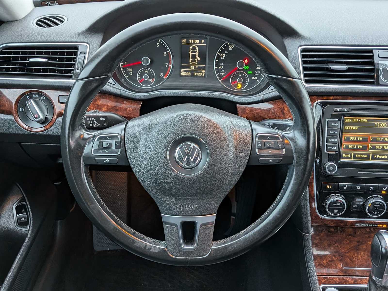 Thumbnail: 2013 Volkswagen Passat - 23