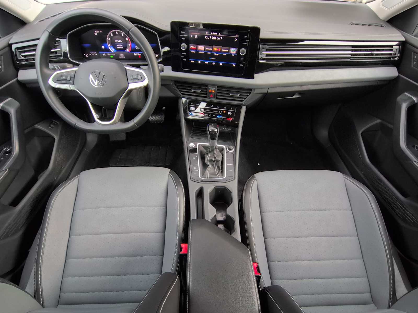 Thumbnail: 2025 Volkswagen Jetta - 15