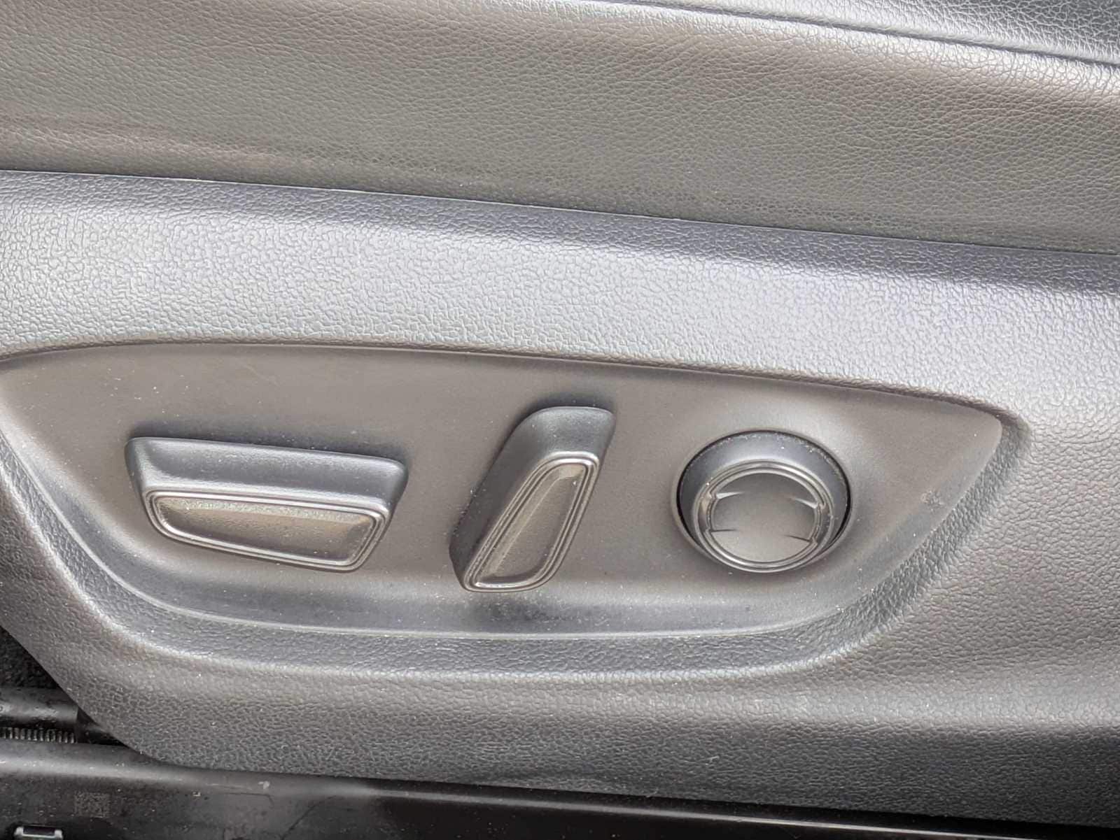 Thumbnail: 2023 Toyota Camry - 16