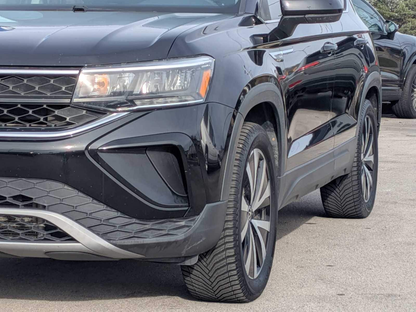 Thumbnail: 2022 Volkswagen Taos - 10