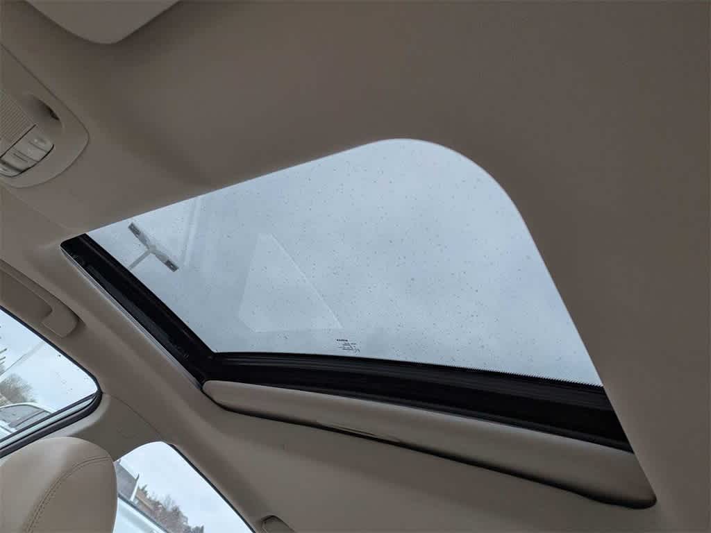 Thumbnail: 2016 Nissan Altima - 18