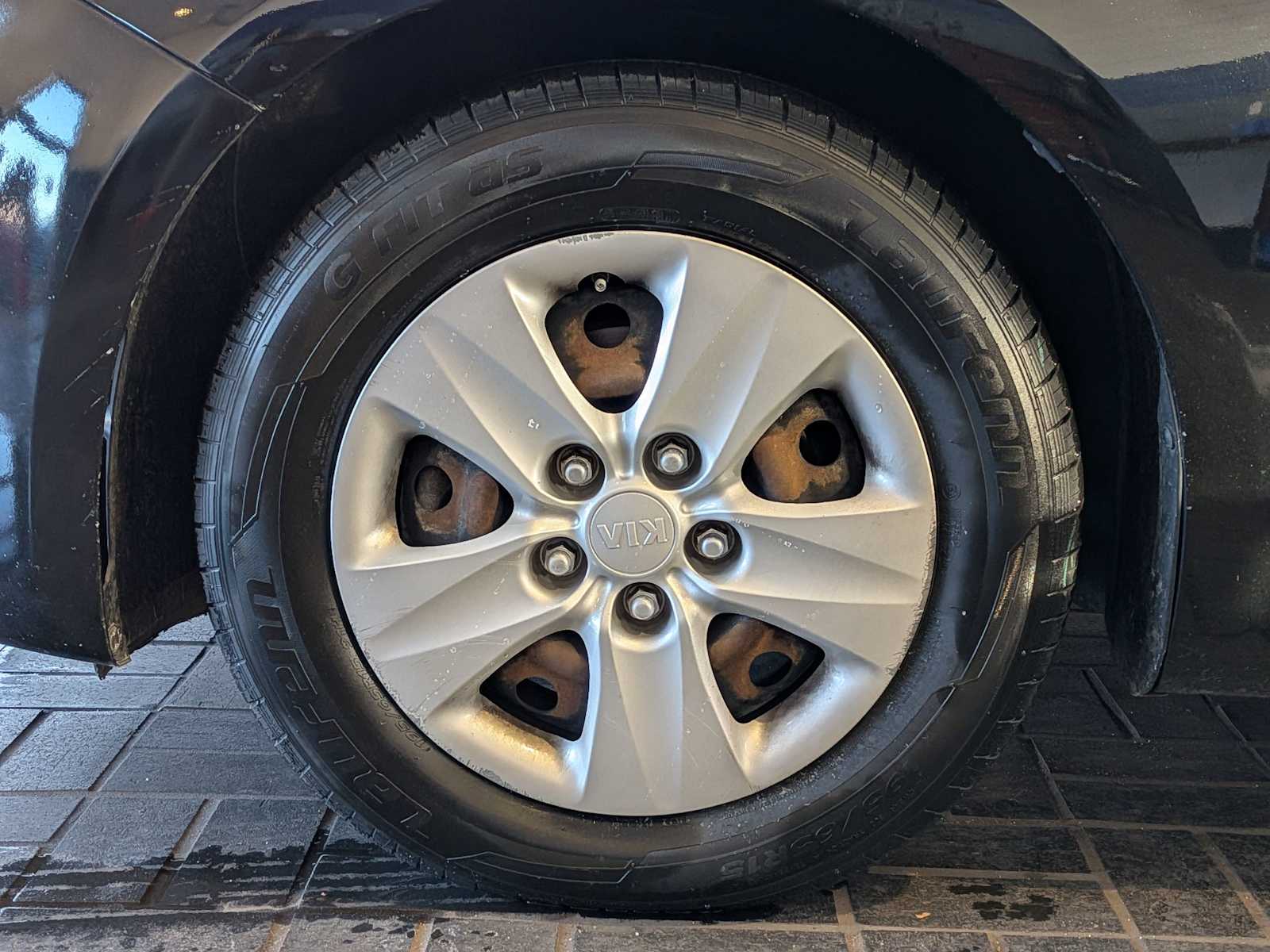 Thumbnail: 2017 Kia Forte - 11