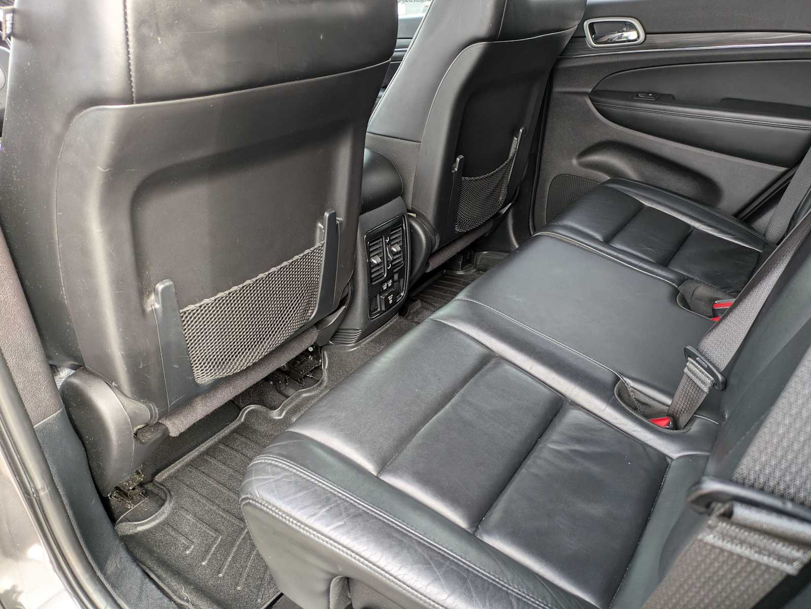 Thumbnail: 2020 Jeep Grand Cherokee - 16