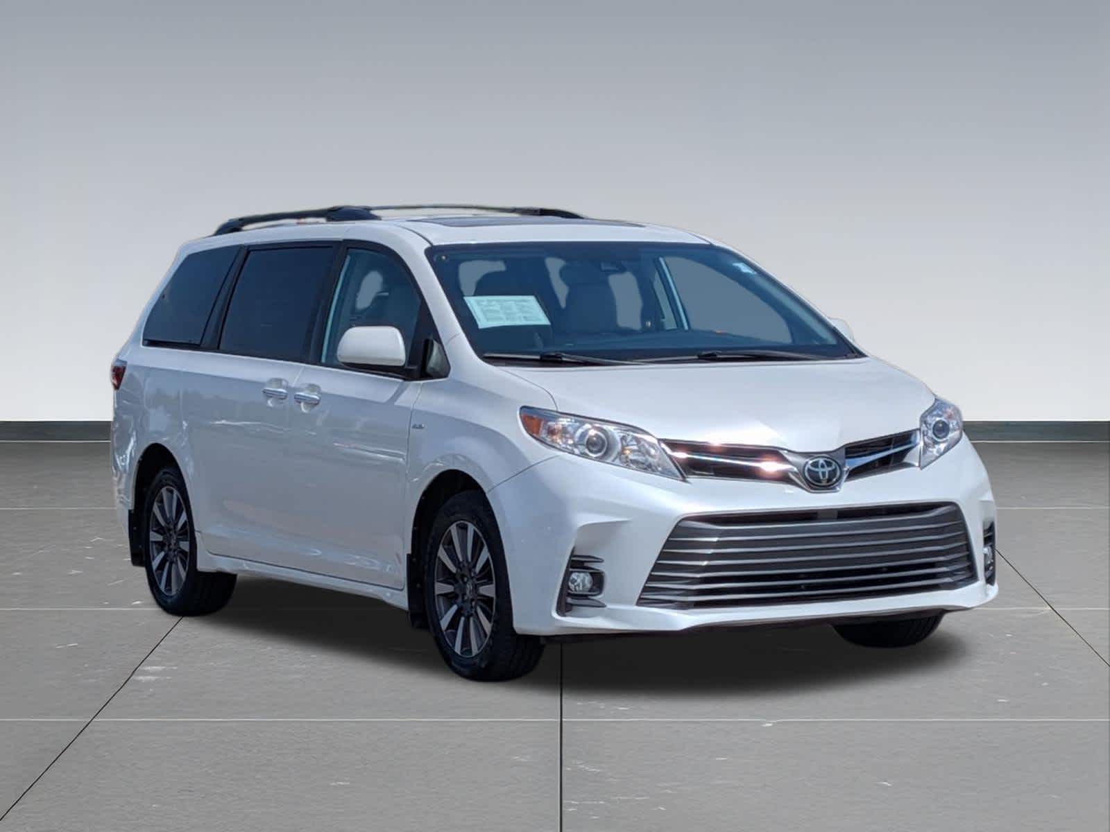 Thumbnail: 2020 Toyota Sienna - 7