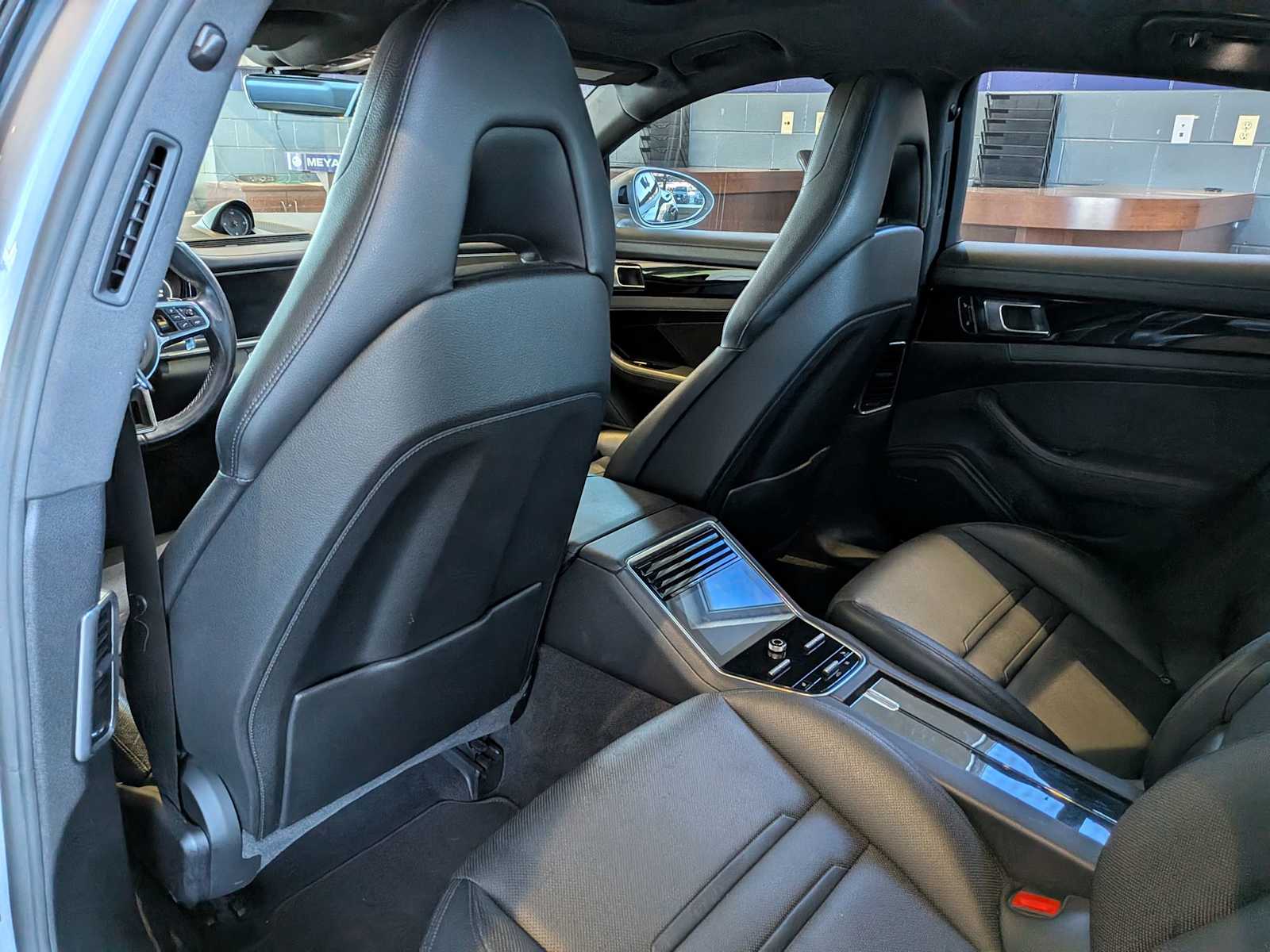 Thumbnail: 2017 Porsche Panamera - 17