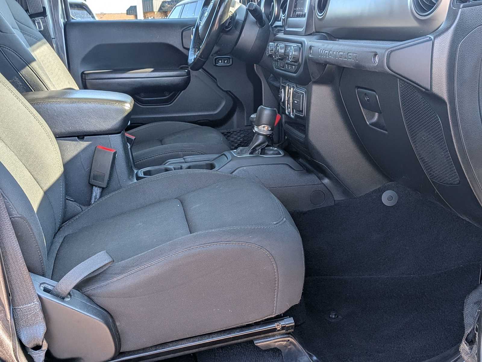 Thumbnail: 2019 Jeep Wrangler - 18