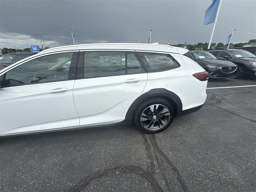 Thumbnail: 2019 Buick Regal - 4