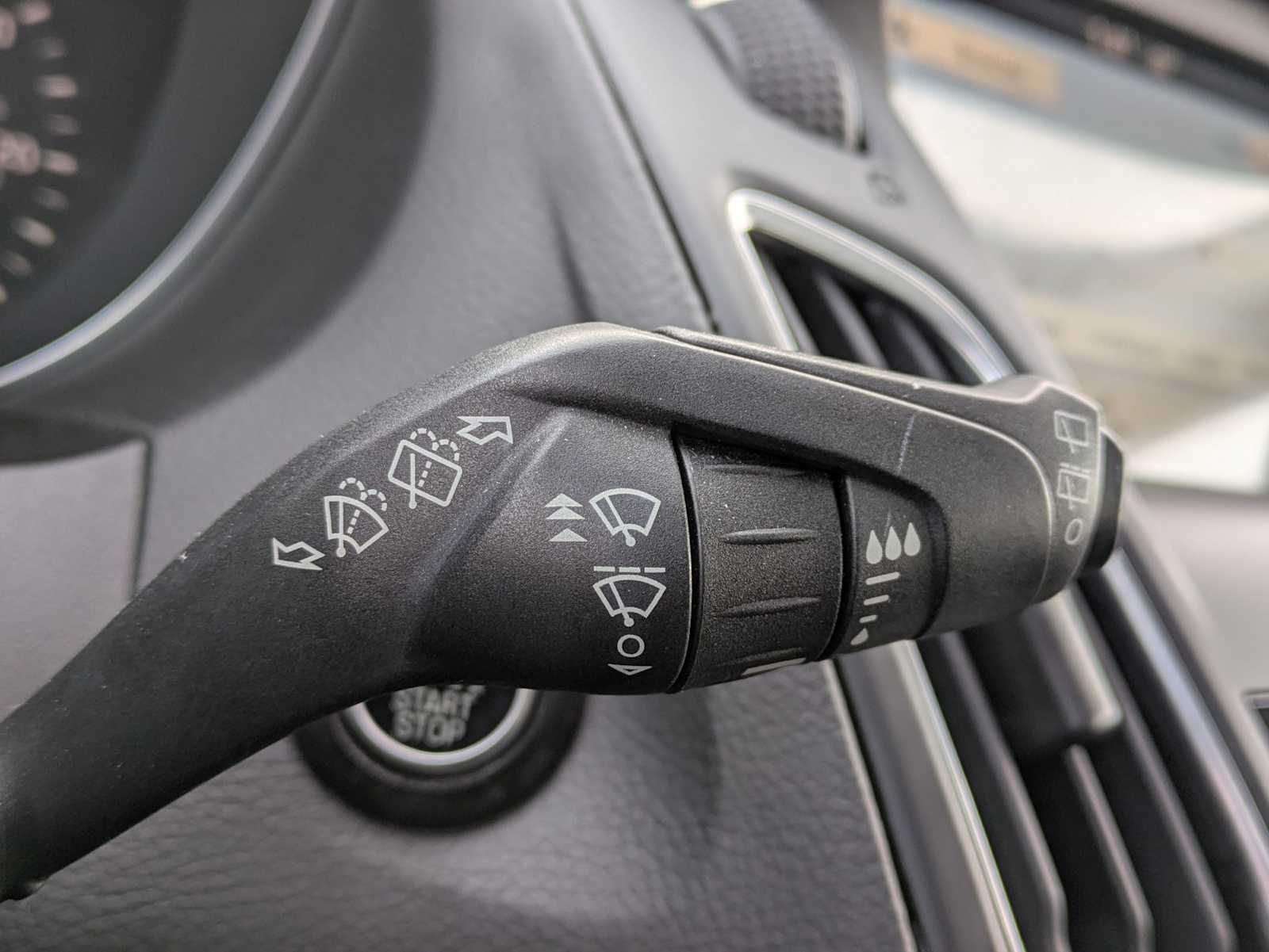 Thumbnail: 2016 Ford Focus - 24