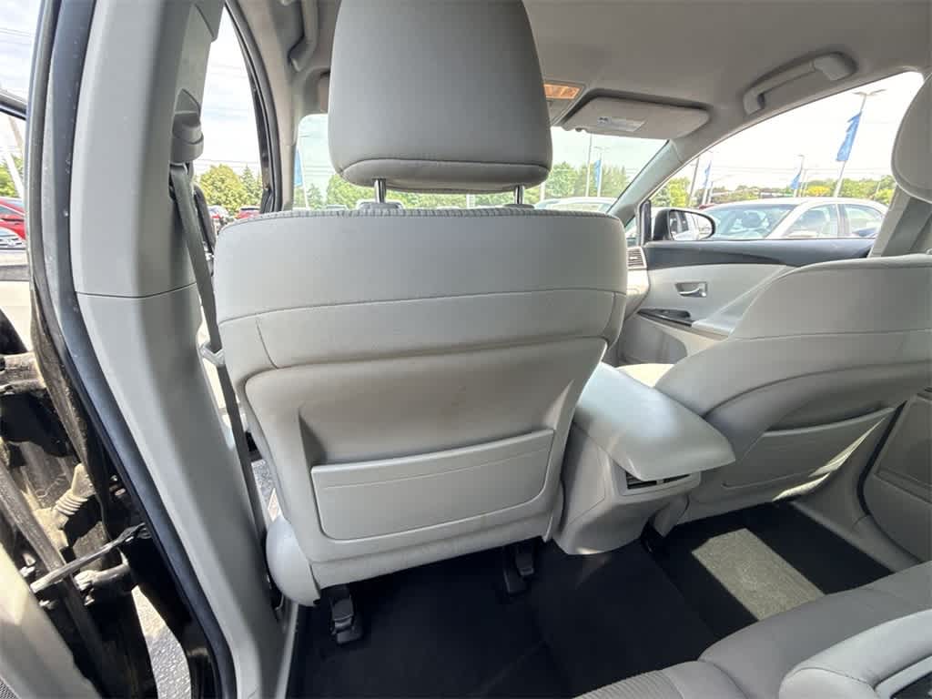 Thumbnail: 2013 Toyota Venza - 17