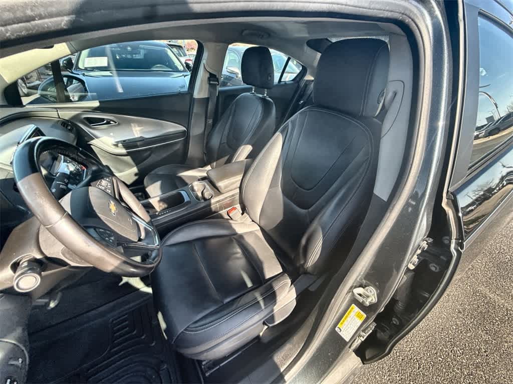Thumbnail: 2013 Chevrolet Volt - 15