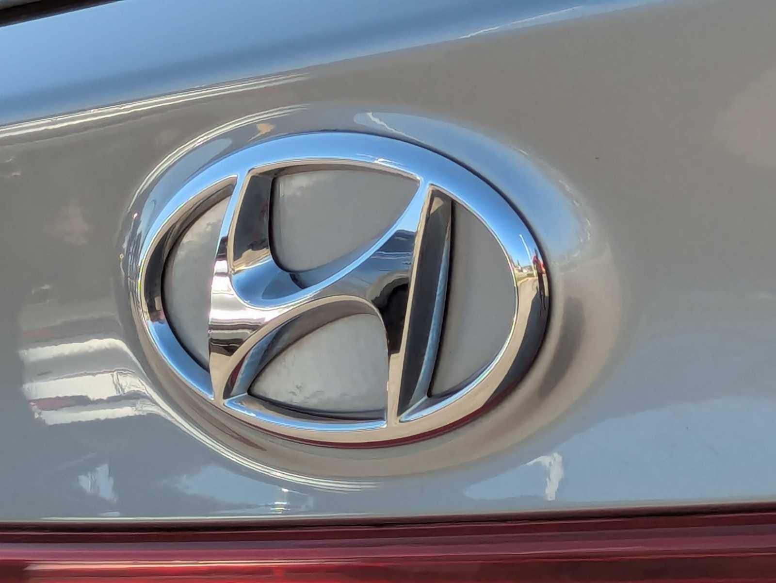 Thumbnail: 2022 Hyundai Santa Fe - 11