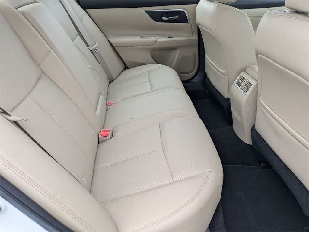 Thumbnail: 2016 Nissan Altima - 20