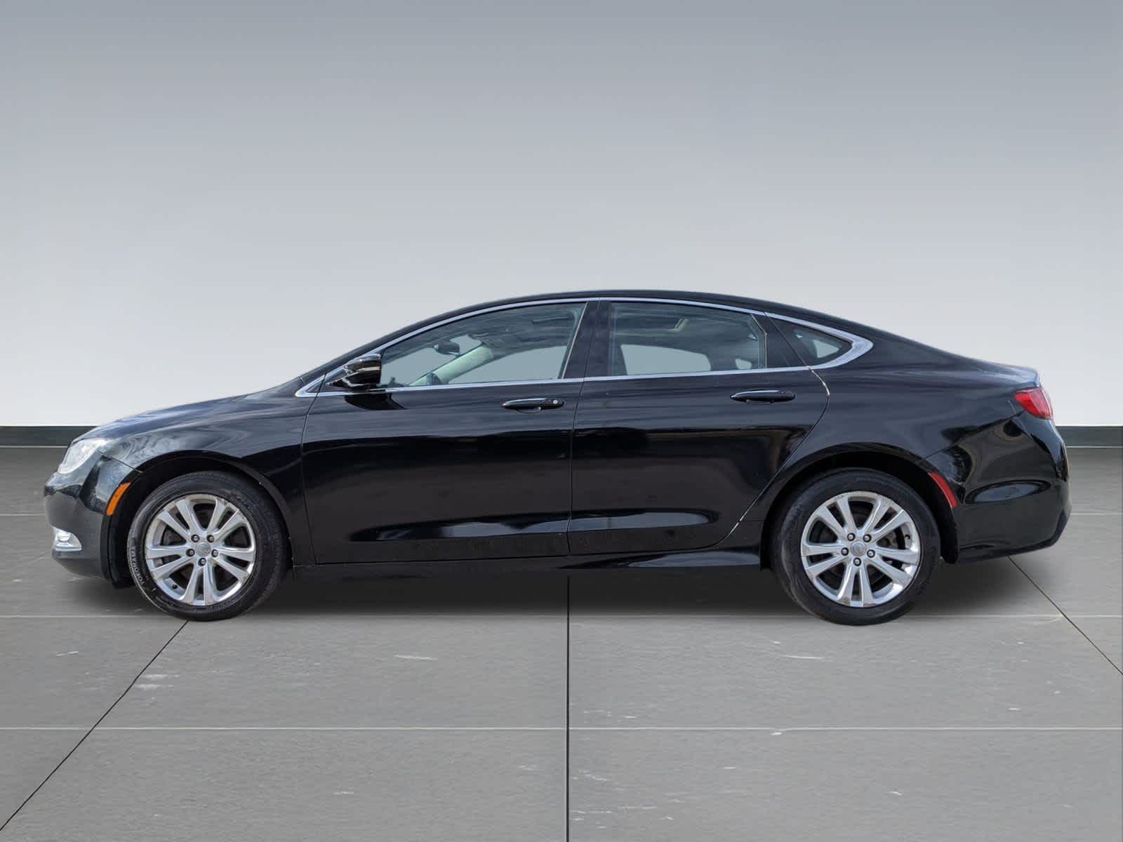 2015 Chrysler 200 C photo 3