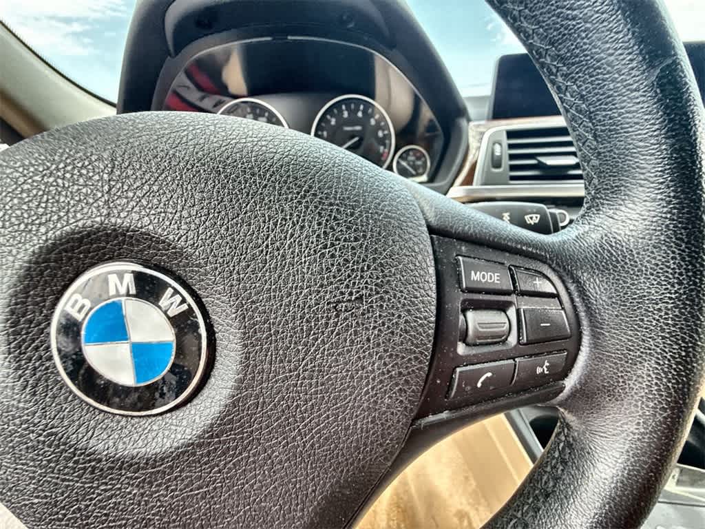 Thumbnail: 2016 BMW 3 Series - 23