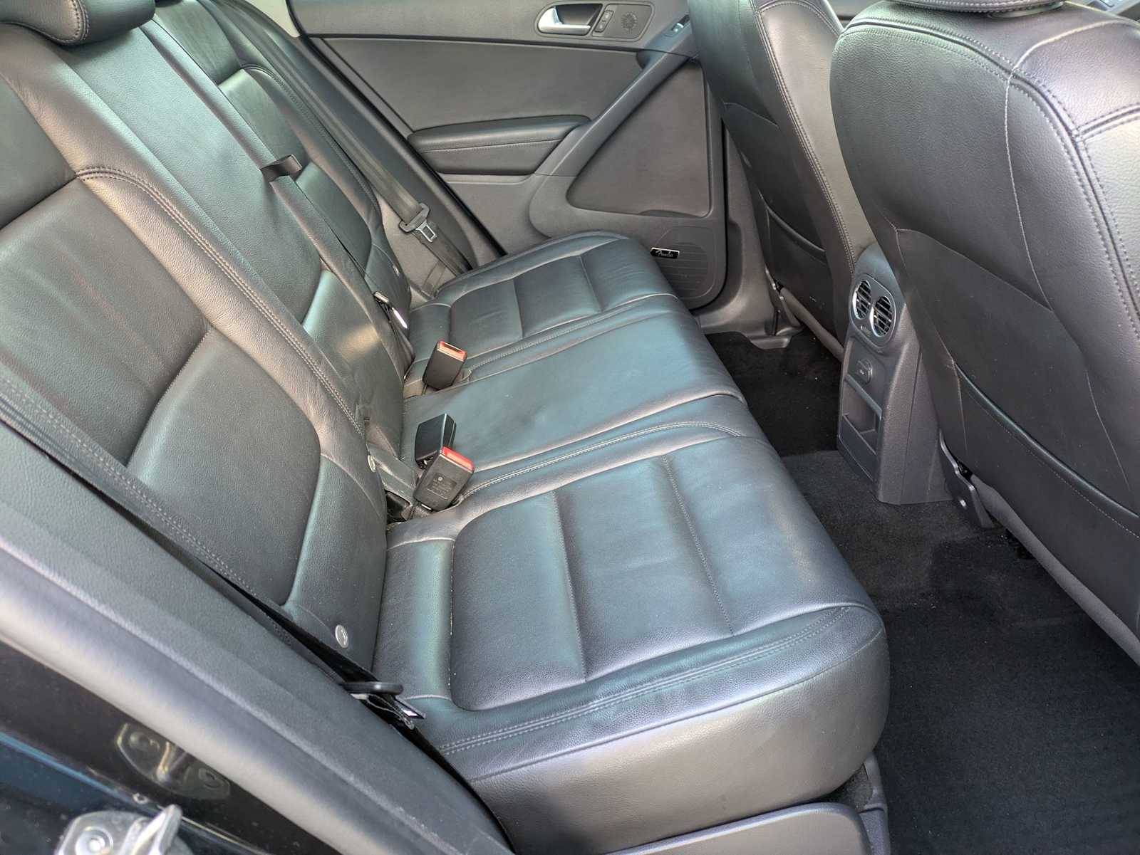 Thumbnail: 2016 Volkswagen Tiguan - 20