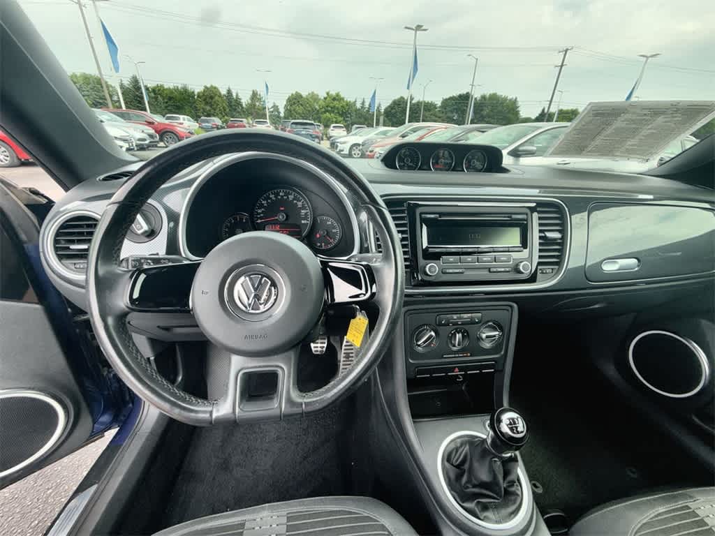 2012 Volkswagen Beetle  14