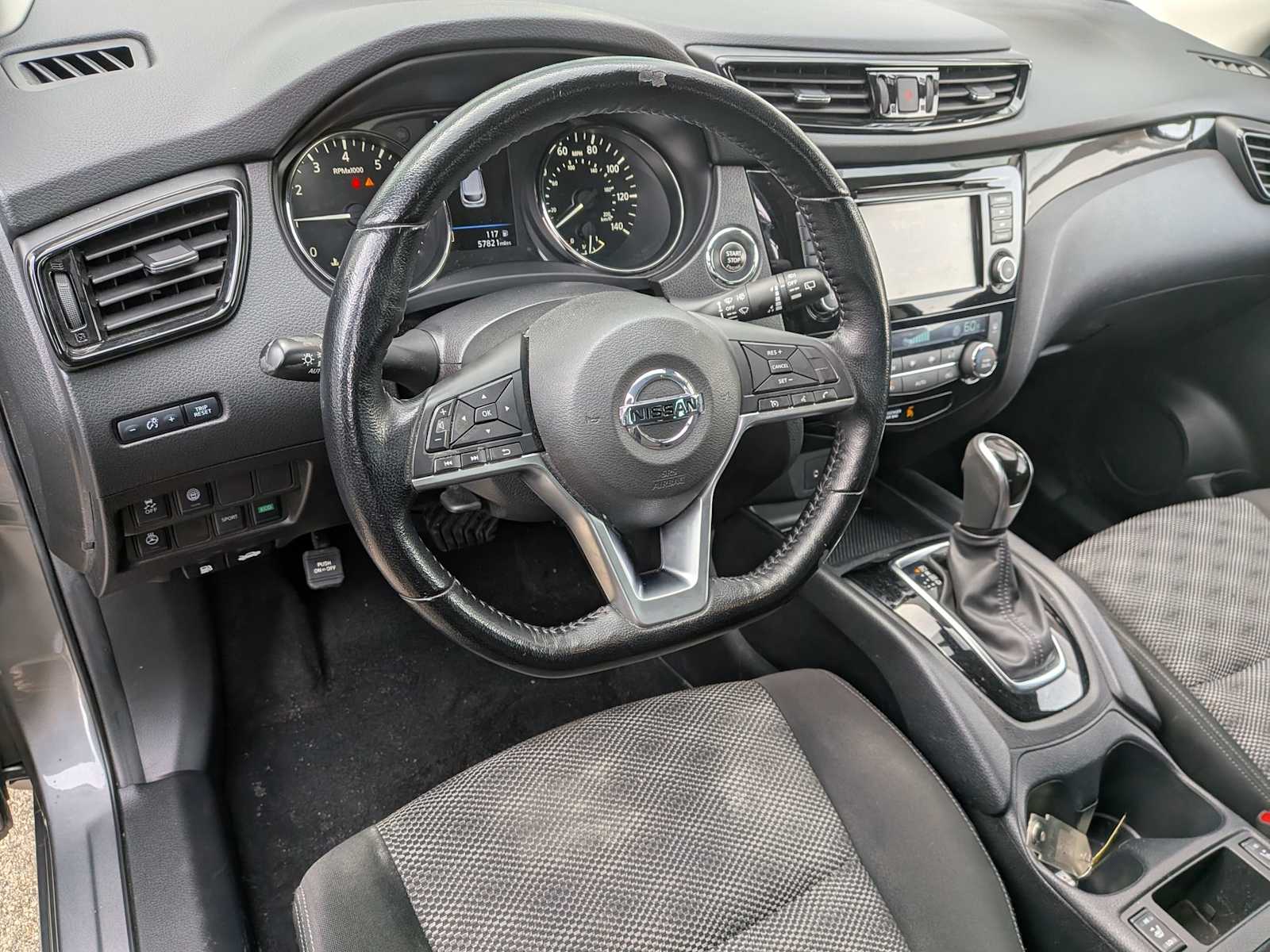 Thumbnail: 2021 Nissan Rogue Sport - 14