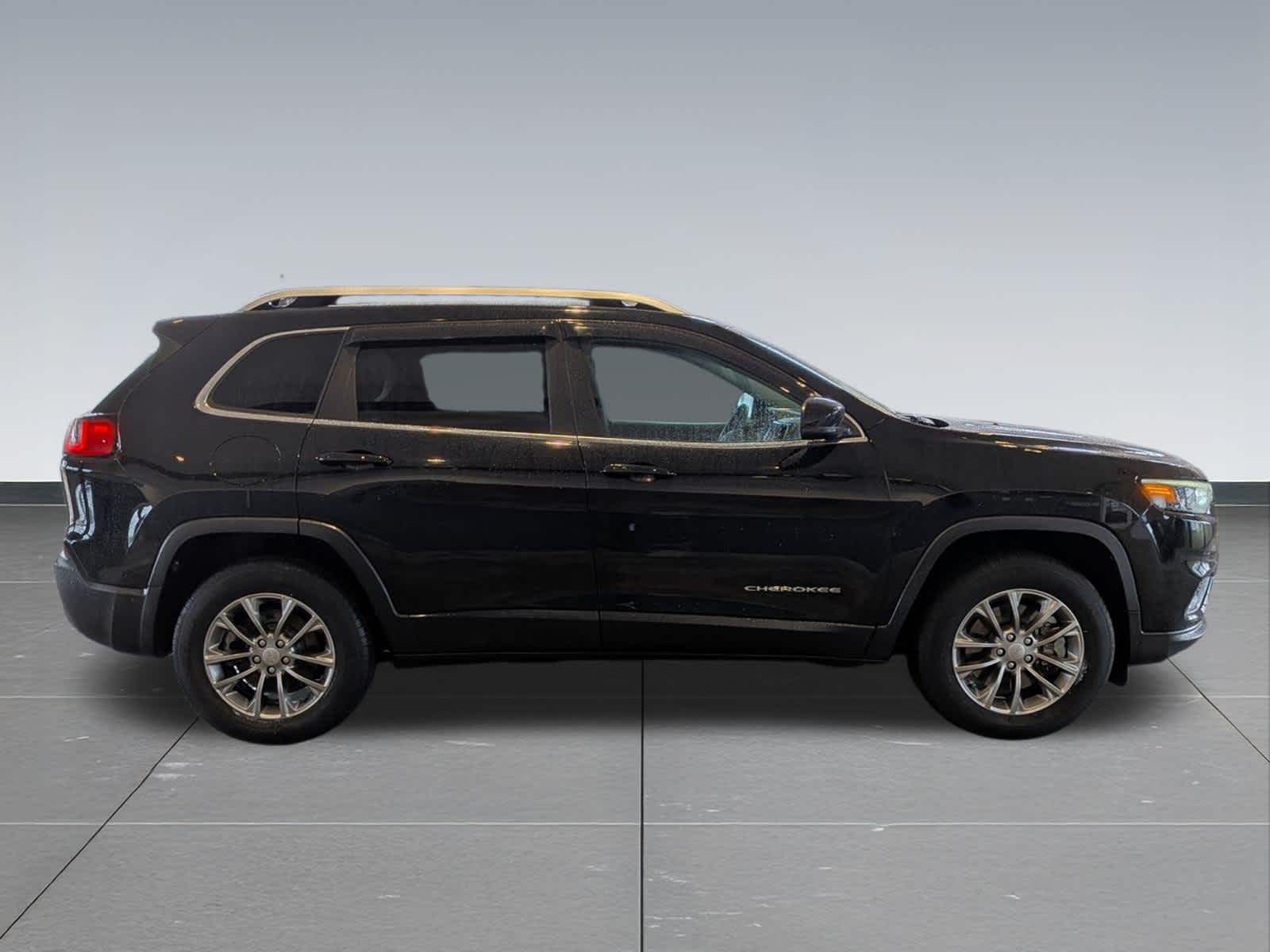 Thumbnail: 2019 Jeep Cherokee - 7