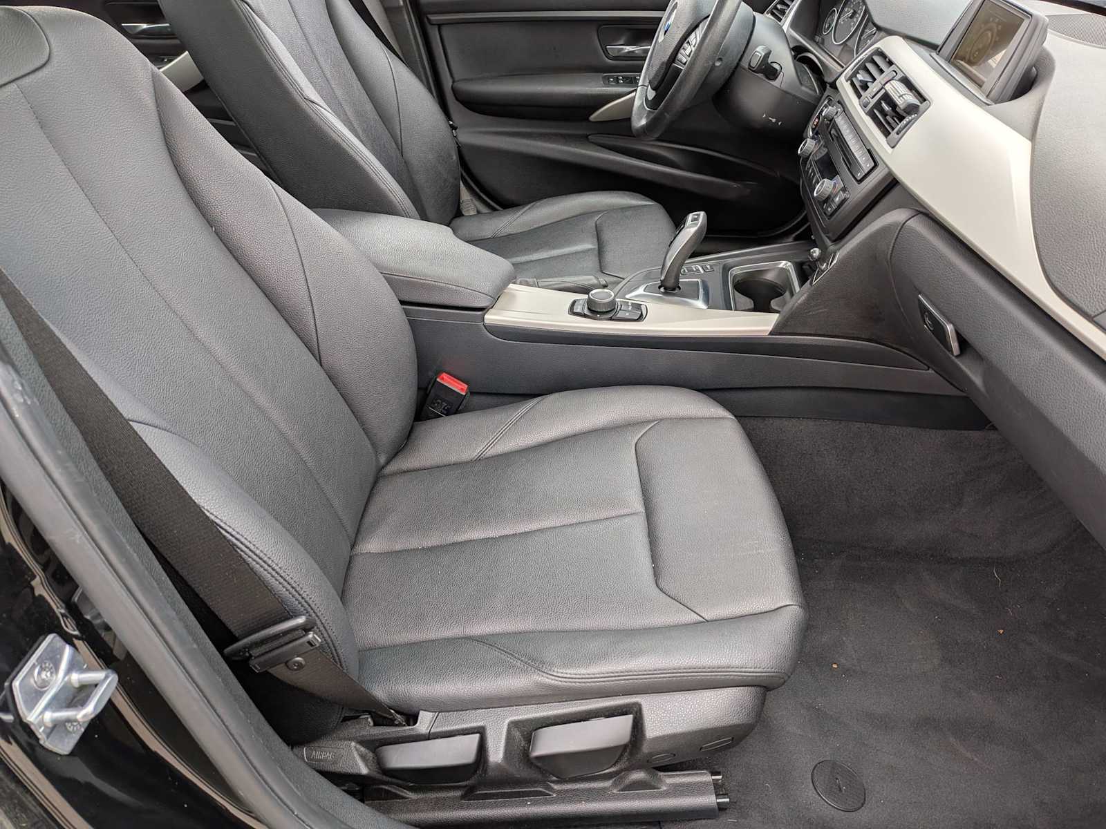 Thumbnail: 2015 BMW 3 Series - 21