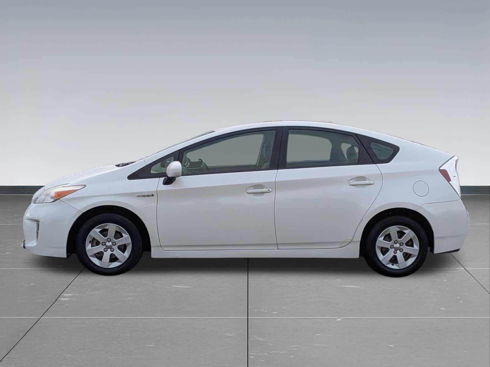 Thumbnail: 2013 Toyota Prius - 3