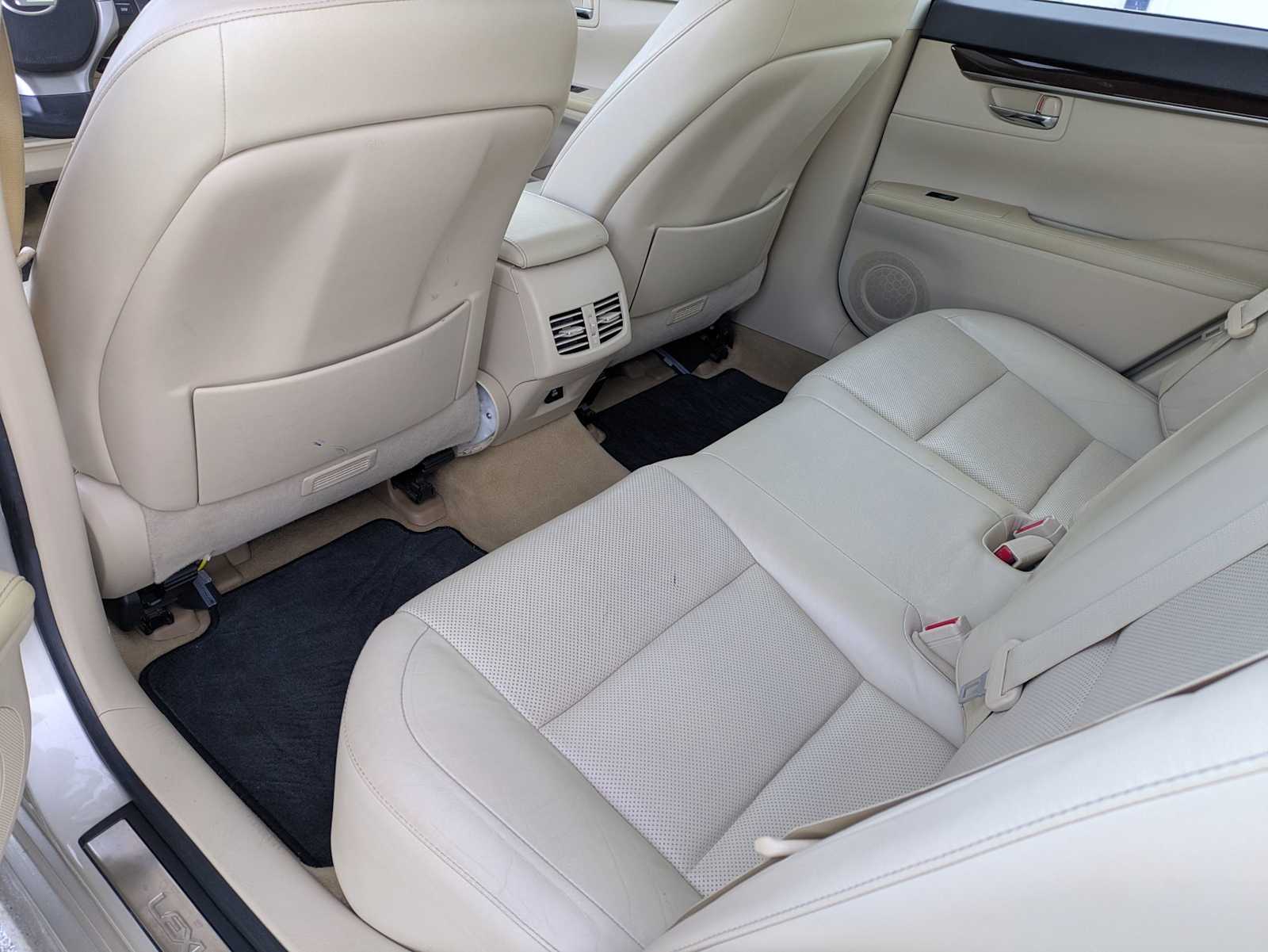 Thumbnail: 2013 Lexus ES - 17