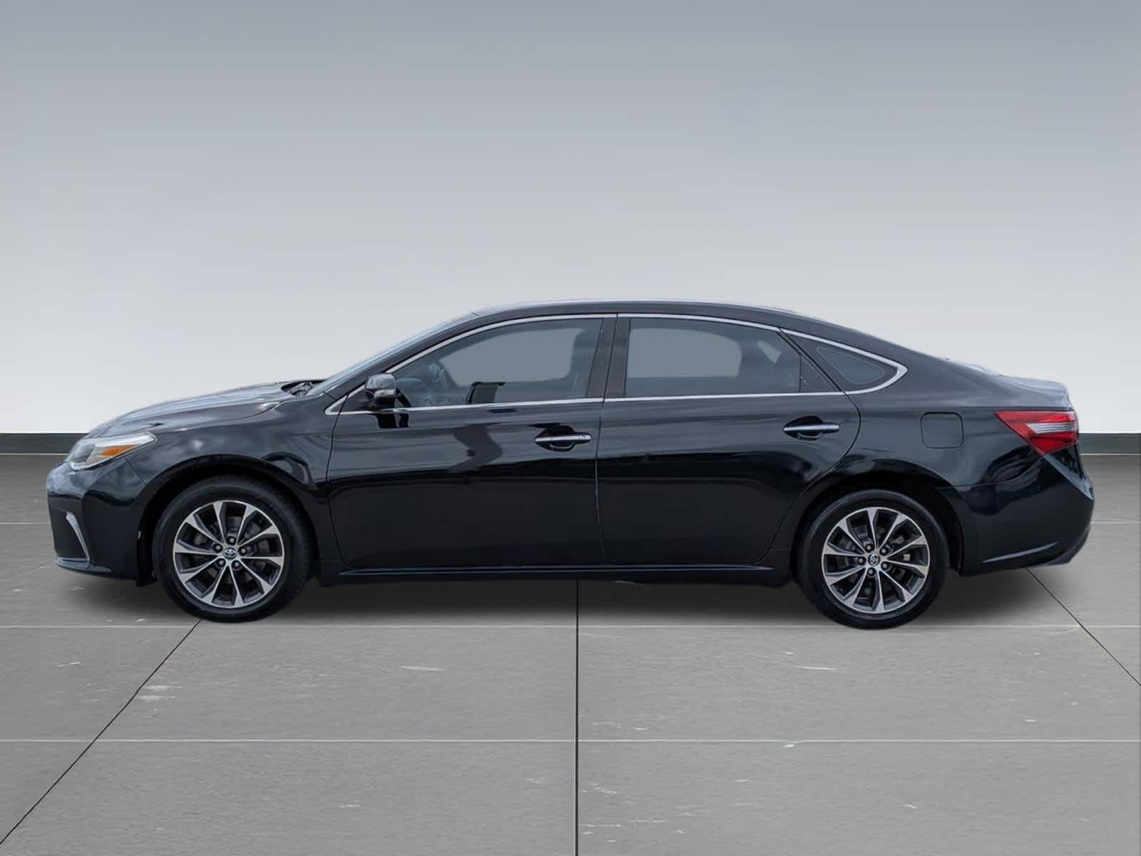 Thumbnail: 2016 Toyota Avalon - 3