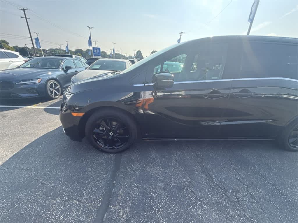 Thumbnail: 2023 Honda Odyssey - 3