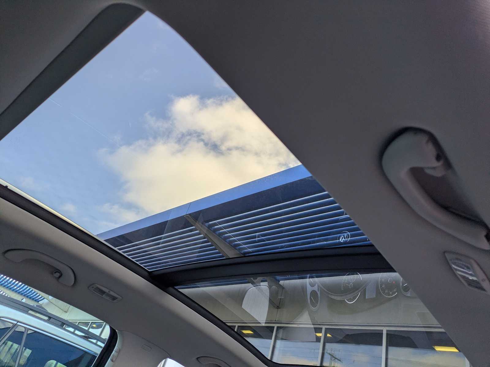 Thumbnail: 2016 Volkswagen Tiguan - 21