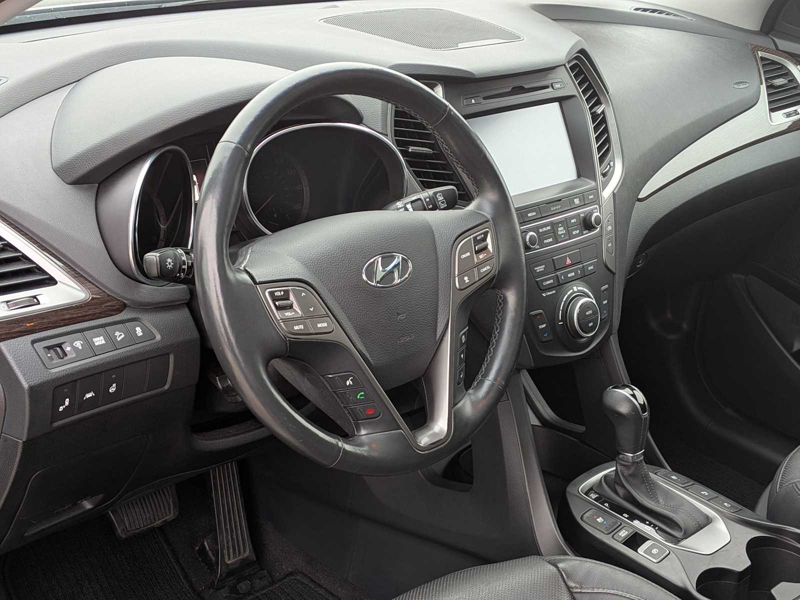 Thumbnail: 2017 Hyundai Santa Fe - 2