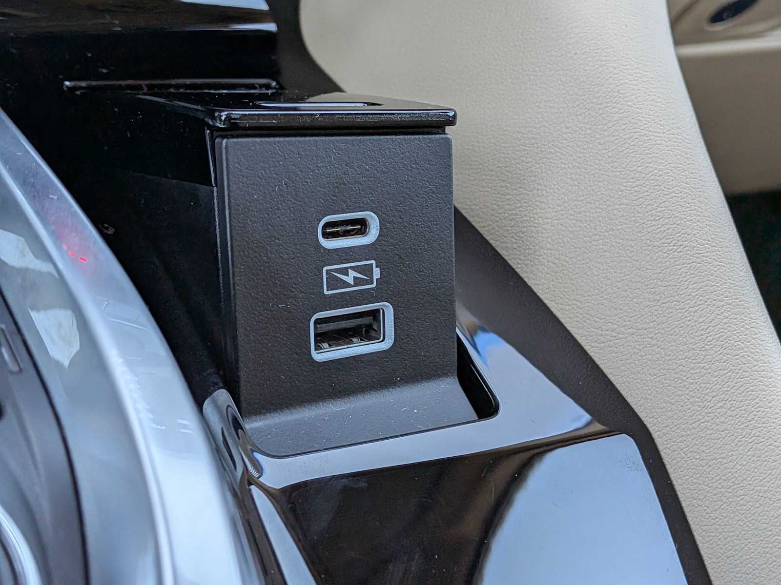 Thumbnail: 2023 Acura MDX - 32