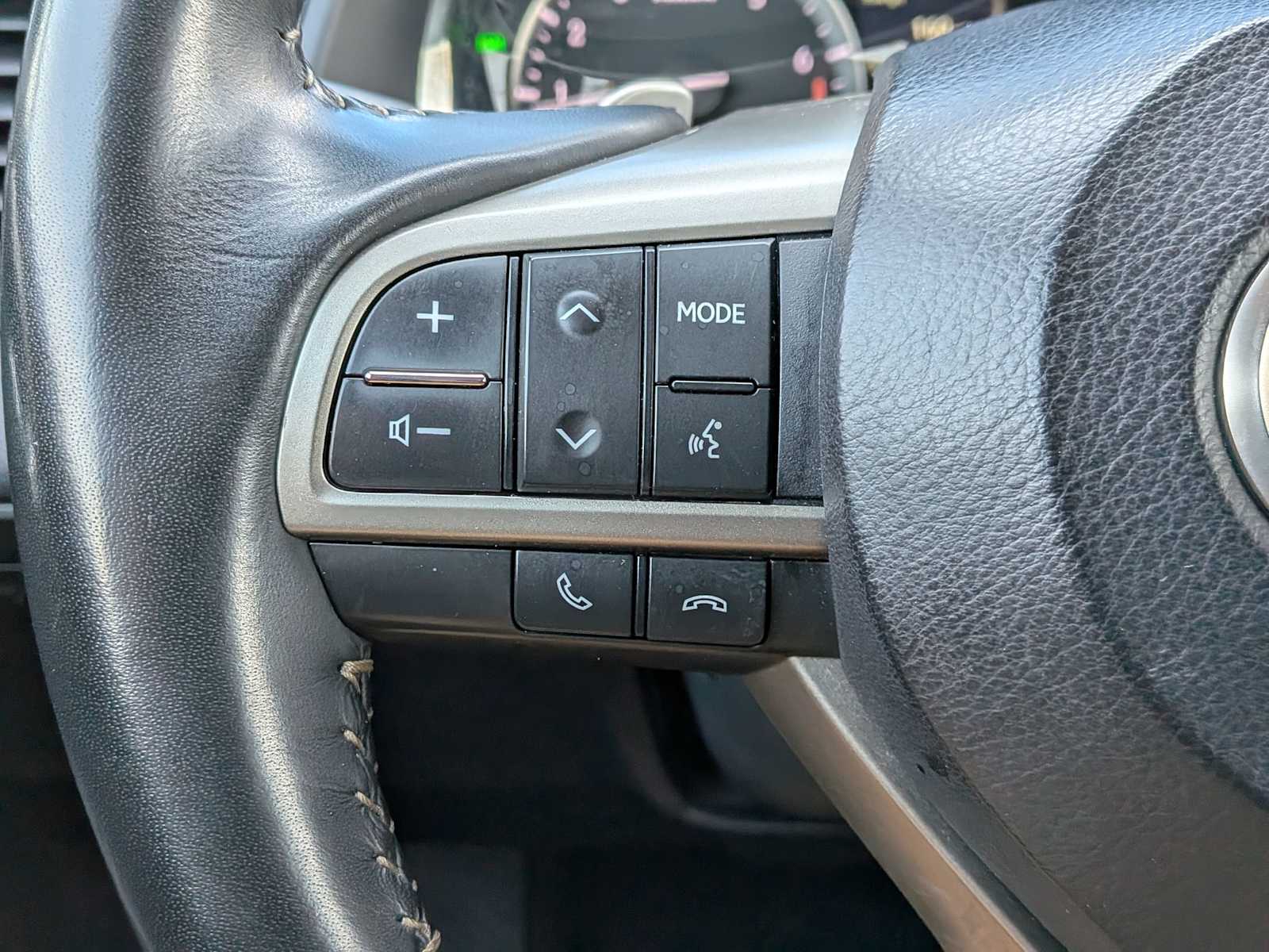 Thumbnail: 2021 Lexus RX - 24