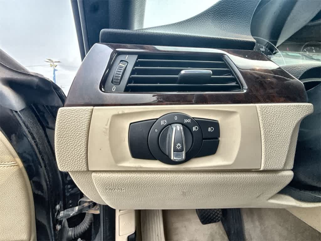 2012 BMW 3 Series 328i 17