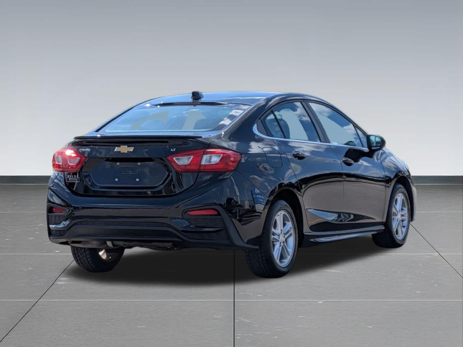 Thumbnail: 2017 Chevrolet Cruze - 5