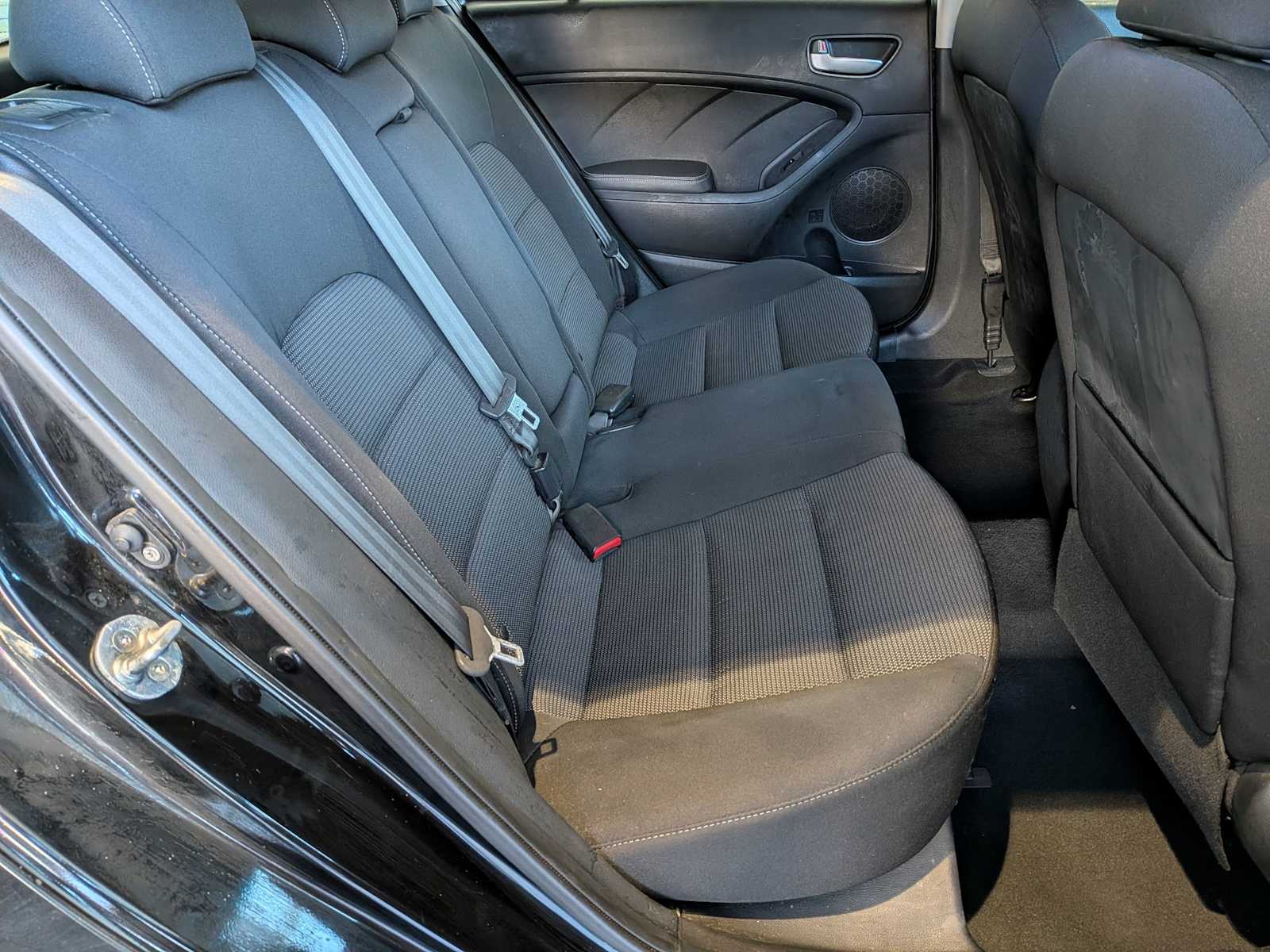 Thumbnail: 2017 Kia Forte - 16