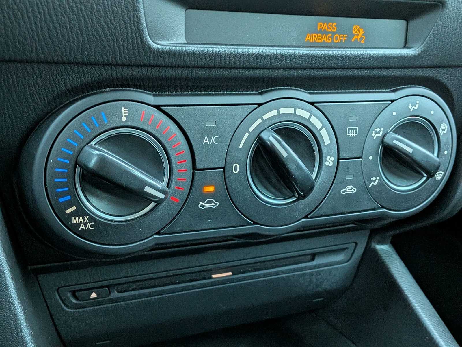 Thumbnail: 2014 Mazda Mazda3 - 26