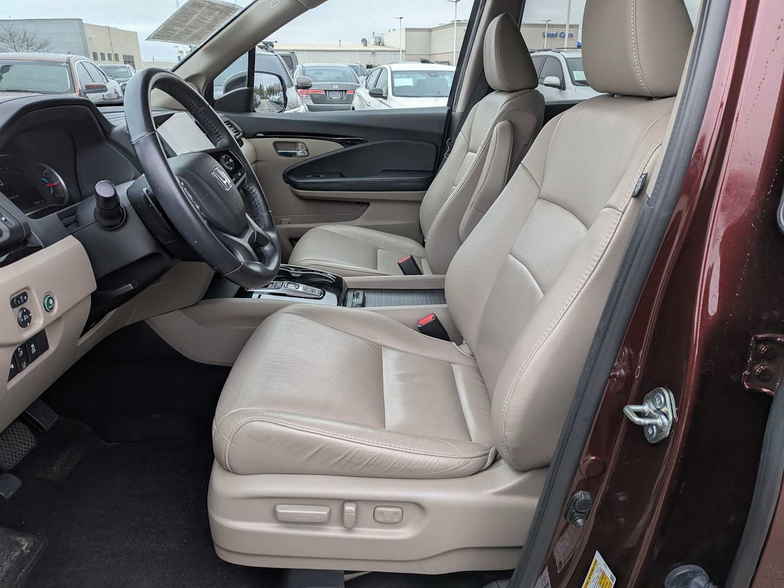Thumbnail: 2019 Honda Pilot - 17