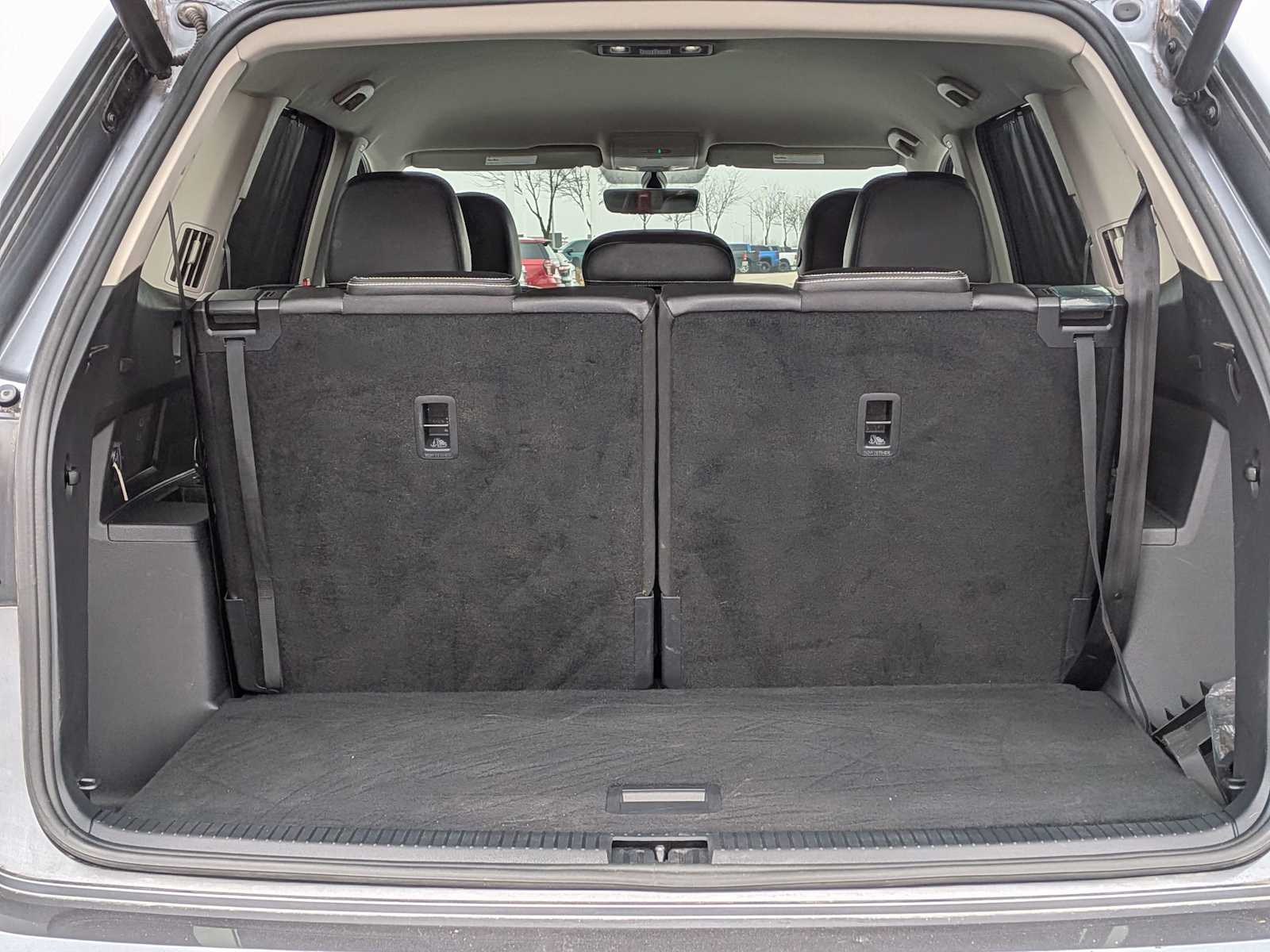 Thumbnail: 2022 Volkswagen Atlas - 31