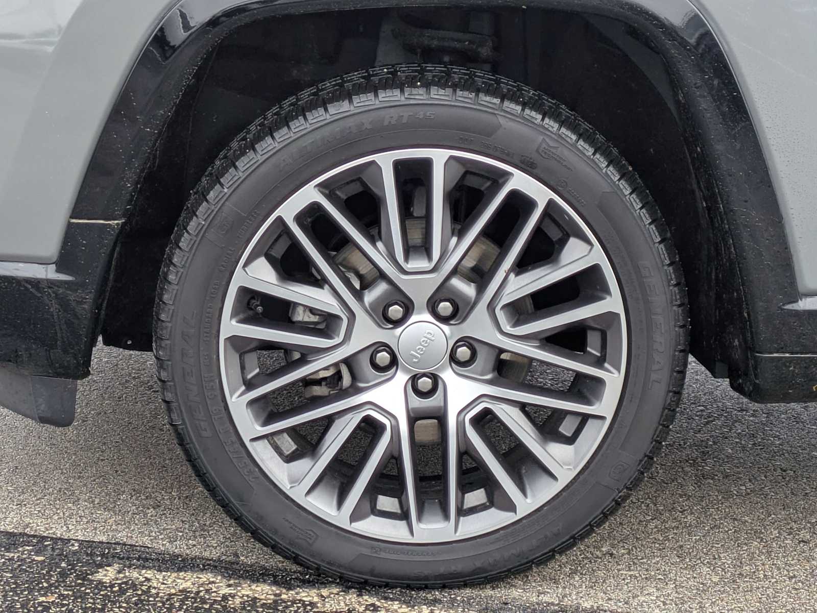 Thumbnail: 2022 Jeep Compass - 13