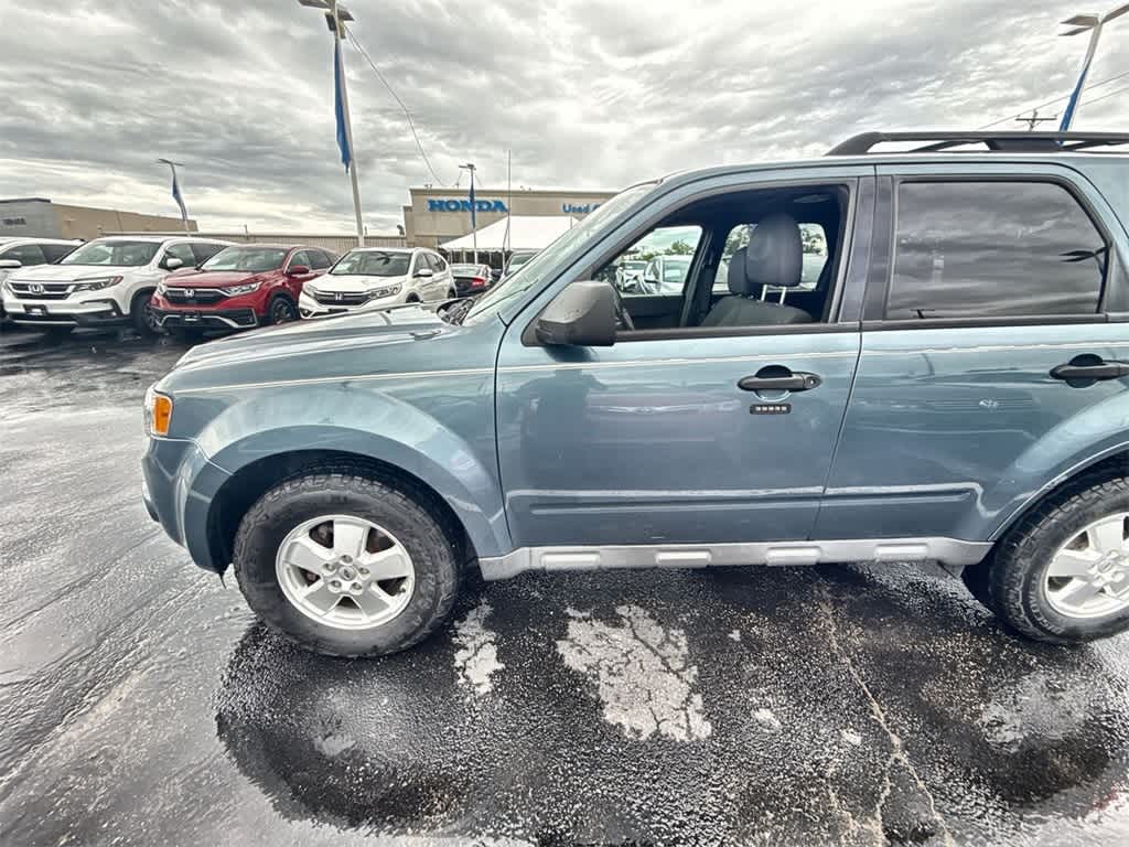 Thumbnail: 2012 Ford Escape - 3