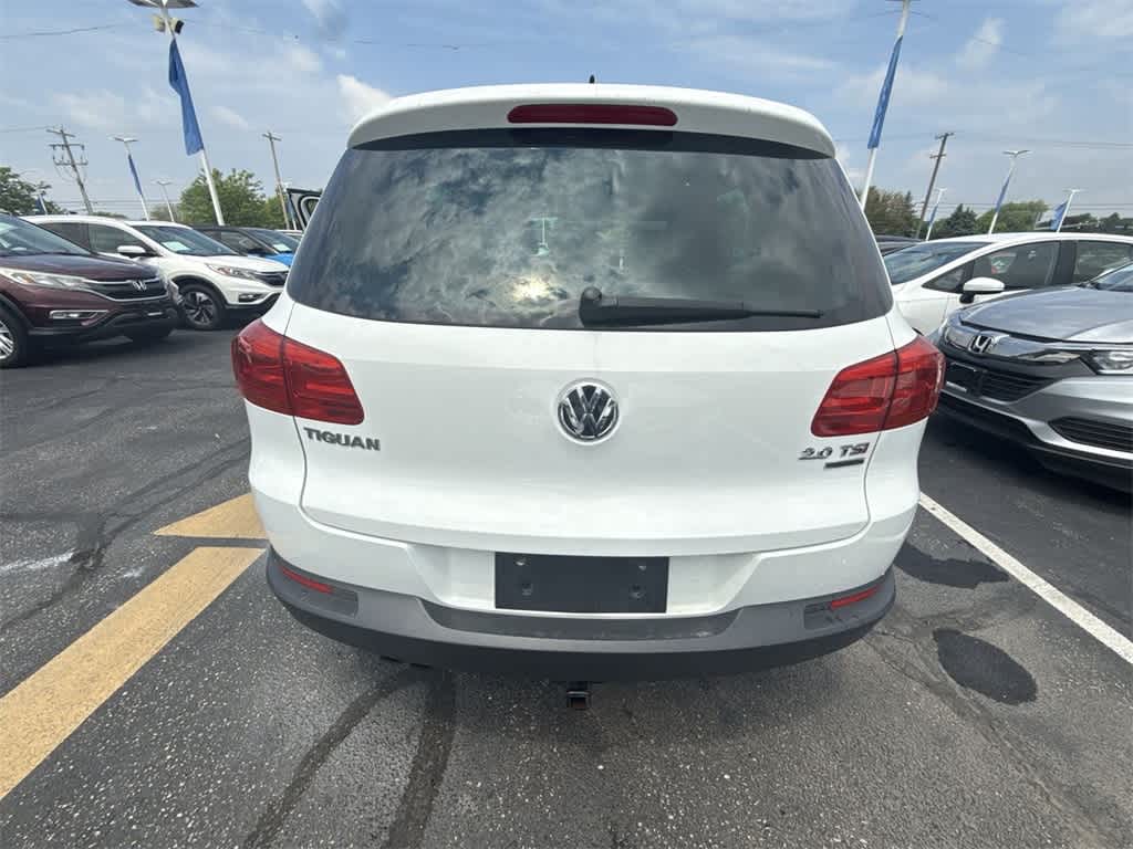 Thumbnail: 2014 Volkswagen Tiguan - 12